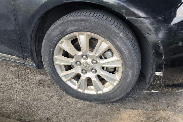 Used Buick LaCrosse 2012 2.4L SIDI Elegant Edition Right Front Wheel Hub
