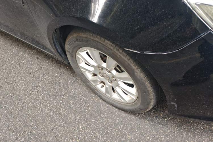 Used Buick LaCrosse 2012 2.4L SIDI Elegant Edition Right Front Wheel Hub