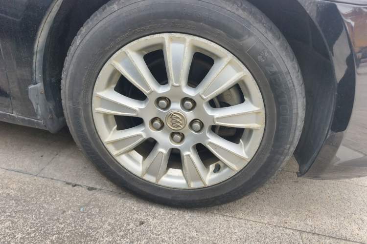 Used Buick LaCrosse 2012 2.4L SIDI Haoya Edition Right Front Wheel Hub