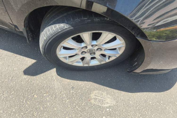 Used Buick LaCrosse 2012 2.4L SIDI Haoya Edition Right Front Wheel Hub