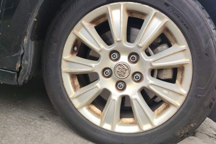 Used Buick LaCrosse 2012 2.4L SIDI Elegant Edition Right Front Wheel Hub