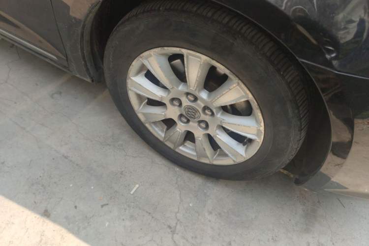 Used Buick LaCrosse 2012 2.4L SIDI Haoya Edition Right Front Wheel Hub