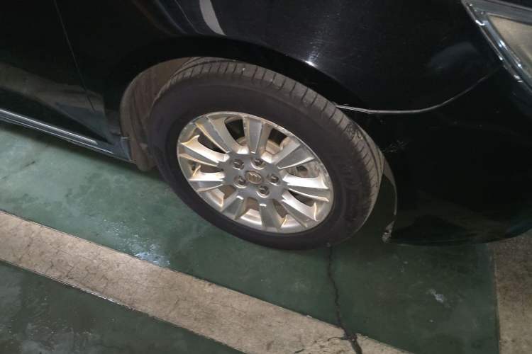 Used Buick LaCrosse 2012 2.4L SIDI Comfort Edition Right Front Wheel Hub