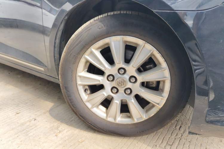 Used Buick LaCrosse 2012 2.4L SIDI Haoya Edition Right Front Wheel Hub
