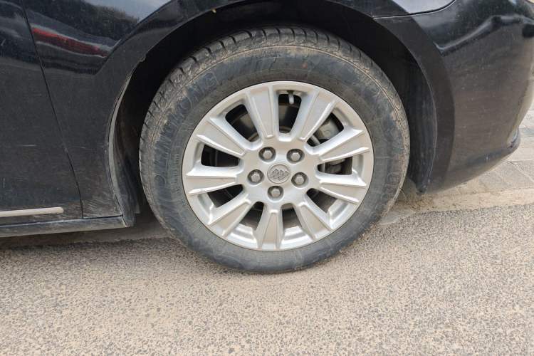Used Buick LaCrosse 2012 2.4L SIDI Elegant Edition Right Front Wheel Hub