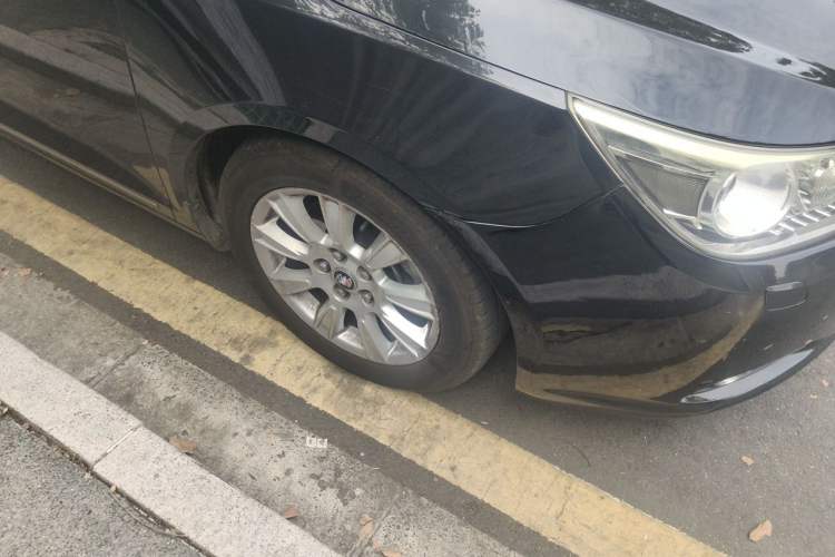 Used Buick LaCrosse 2012 2.4L SIDI Haoya Edition Right Front Wheel Hub