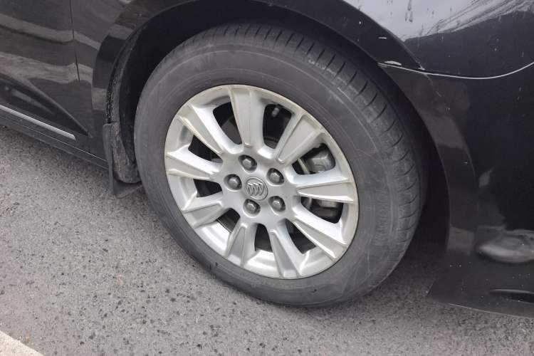Used Buick LaCrosse 2012 2.4L SIDI Haoya Edition Right Front Wheel Hub