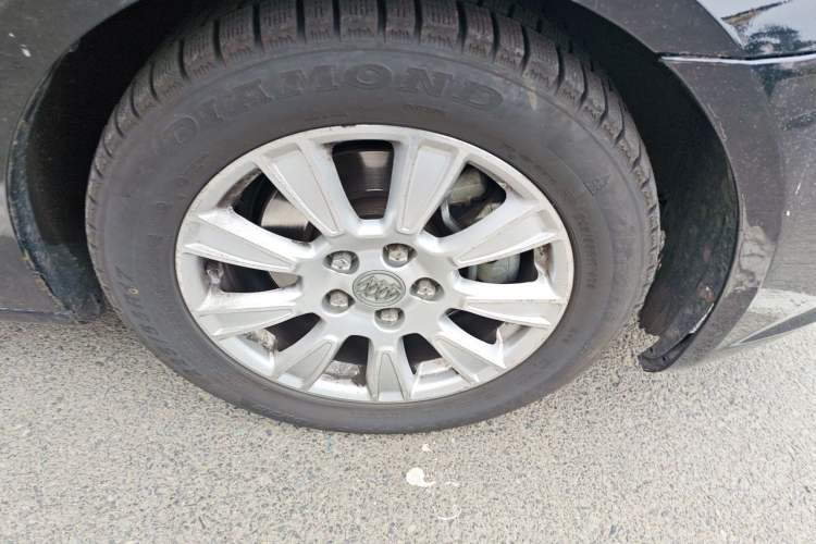 Used Buick LaCrosse 2012 2.4L SIDI Elegant Edition Right Front Wheel Hub