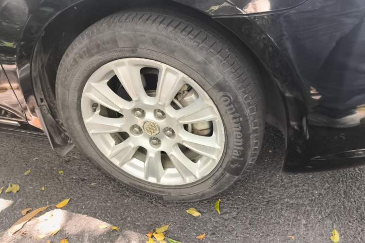 Used Buick LaCrosse 2012 2.4L SIDI Elegant Edition Right Front Wheel Hub