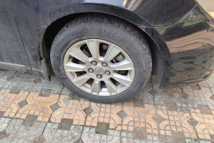 Used Buick LaCrosse 2012 2.4L SIDI Haoya Edition Right Front Wheel Hub