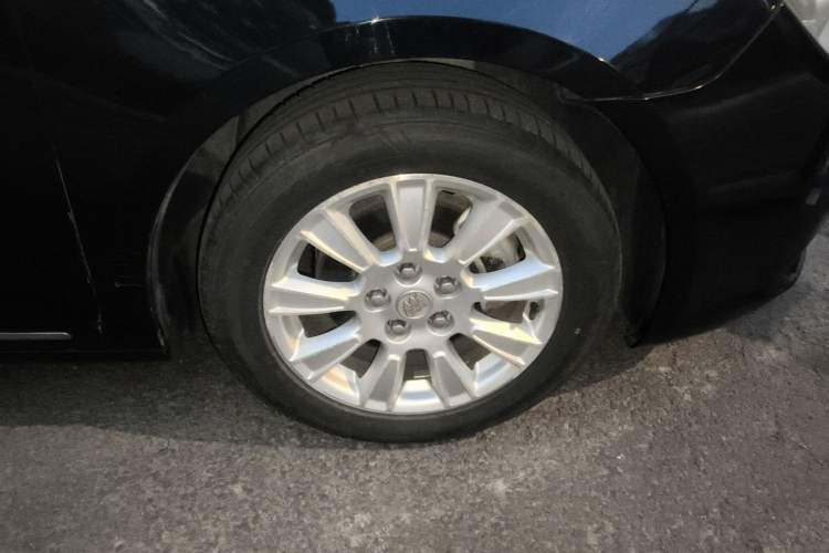 Used Buick LaCrosse 2012 2.4L SIDI Elegant Edition Right Front Wheel Hub
