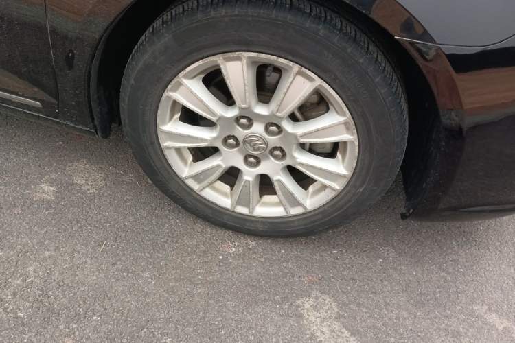 Used Buick LaCrosse 2012 2.4L SIDI Haoya Edition Right Front Wheel Hub