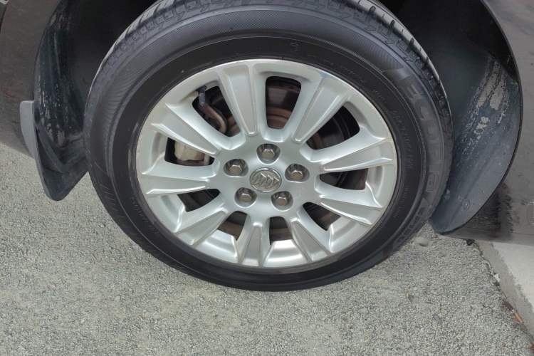Used Buick LaCrosse 2012 2.4L SIDI Elegant Edition Right Rear Wheel Hub