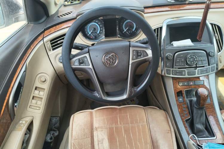 Used Buick LaCrosse 2012 2.4L SIDI Haoya Edition Steering Wheel