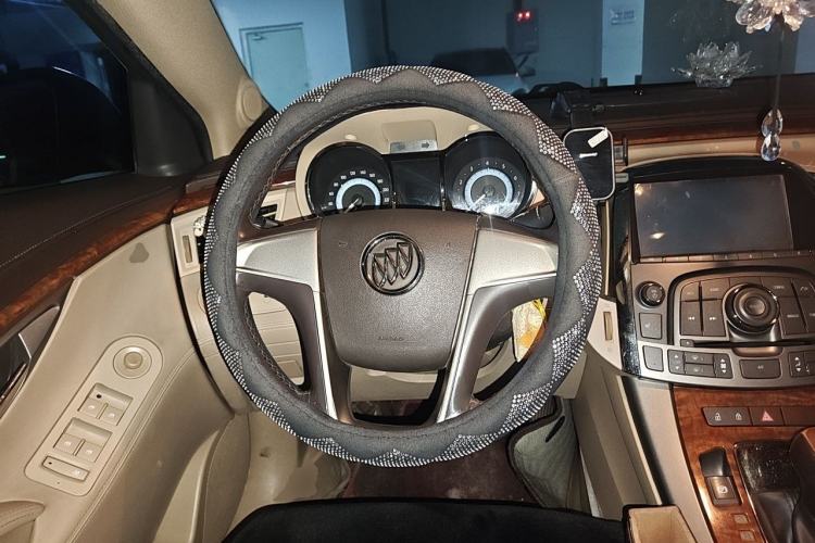 Used Buick LaCrosse 2012 2.4L SIDI Elegant Edition Steering Wheel