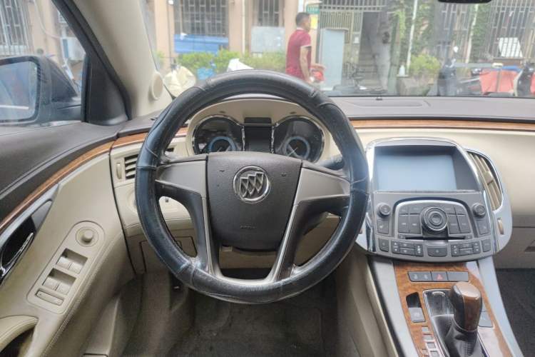 Used Buick LaCrosse 2012 2.4L SIDI Elegant Edition Steering Wheel