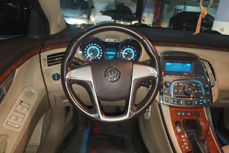 Used Buick LaCrosse 2012 2.4L SIDI Elegant Edition Steering Wheel