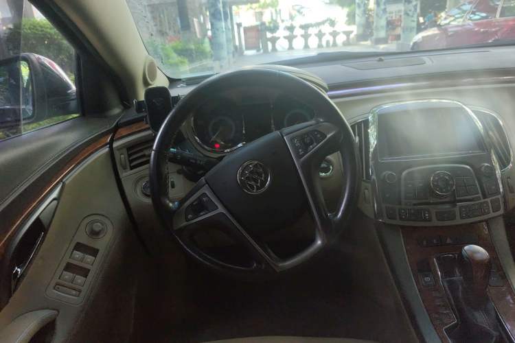 Used Buick LaCrosse 2012 2.0T Haoya Edition Steering Wheel