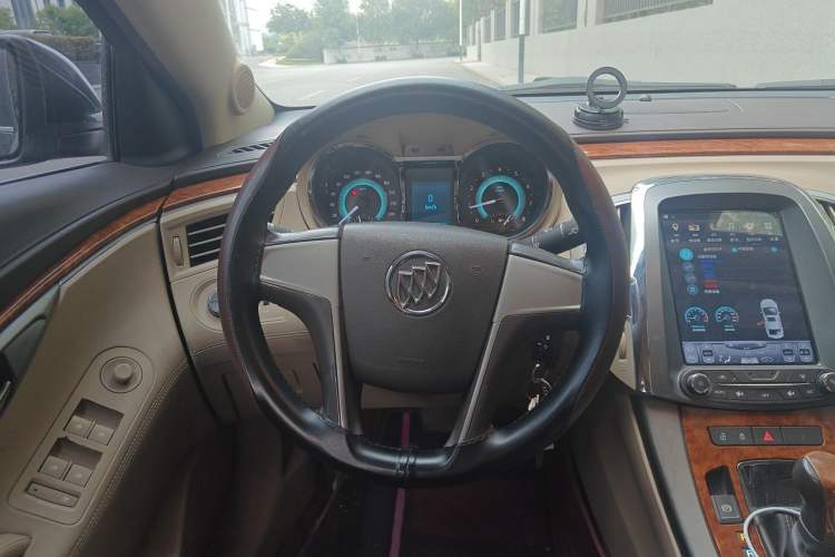 Used Buick LaCrosse 2012 2.4L SIDI Elegant Edition Steering Wheel