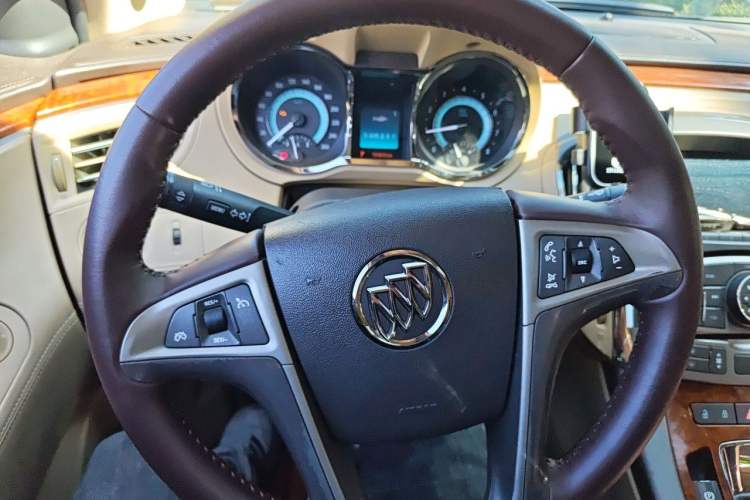 Used Buick LaCrosse 2012 eAssist 2.4L Luxury Edition Steering Wheel
