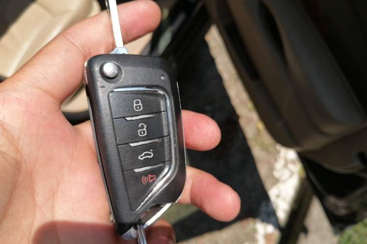 Used Buick LaCrosse 2012 2.4L SIDI Elegant Edition Vehicle Key