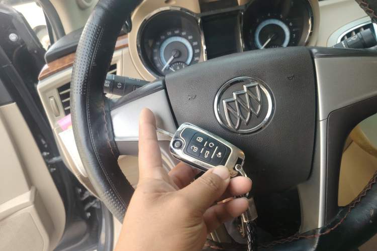 Used Buick LaCrosse 2012 2.4L SIDI Comfort Edition Vehicle Key