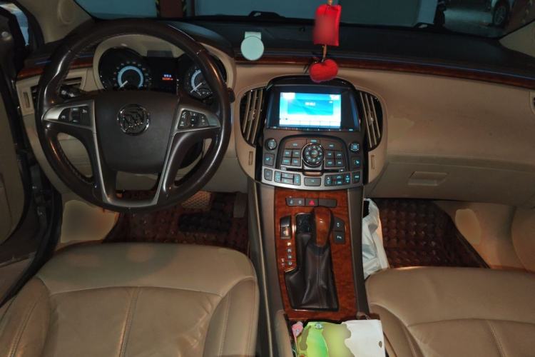 Used Buick LaCrosse 2012 2.4L SIDI Haoya Edition Center Console