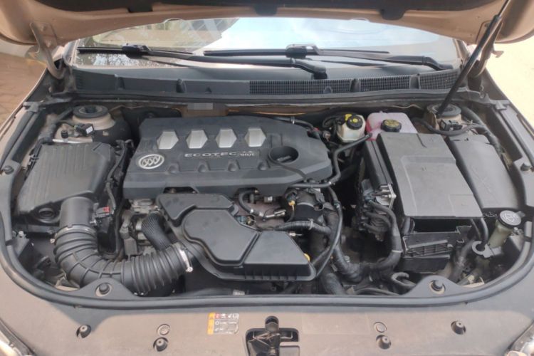 Used Buick LaCrosse 2012 2.4L SIDI Luxury Edition Engine Bay