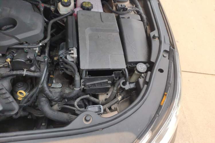 Used Buick LaCrosse 2012 2.4L SIDI Luxury Edition Engine Bay Left