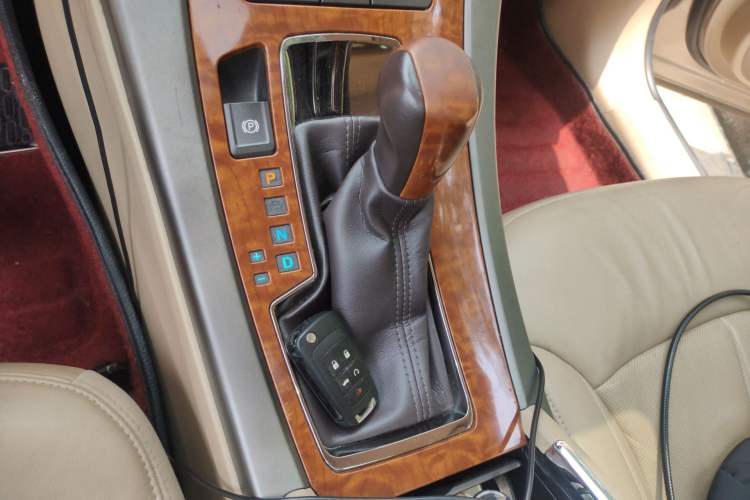 Used Buick LaCrosse 2012 2.4L SIDI Luxury Edition Gear Lever