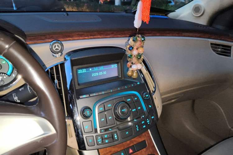 Used Buick LaCrosse 2012 2.4L SIDI Elegant Edition Audio And AC Panel