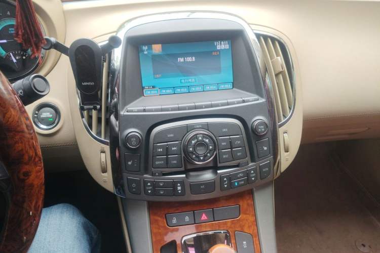 Used Buick LaCrosse 2012 2.4L SIDI Haoya Edition Audio And AC Panel