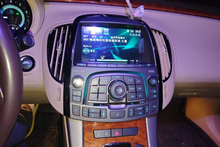 Used Buick LaCrosse 2012 2.4L SIDI Luxury Edition Audio And AC Panel