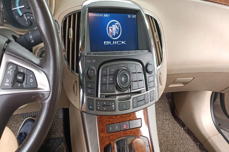 Used Buick LaCrosse 2012 2.4L SIDI Luxury Edition Audio And AC Panel