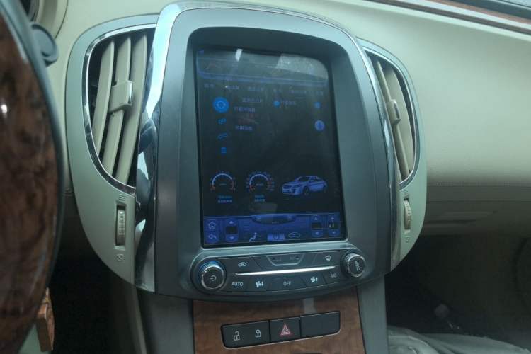 Used Buick LaCrosse 2012 eAssist 2.4L Elegance Edition Audio And AC Panel