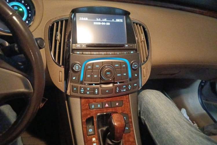 Used Buick LaCrosse 2012 2.4L SIDI Elegant Edition Audio And AC Panel