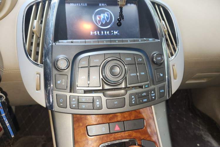 Used Buick LaCrosse 2012 2.4L SIDI Haoya Edition Audio And AC Panel