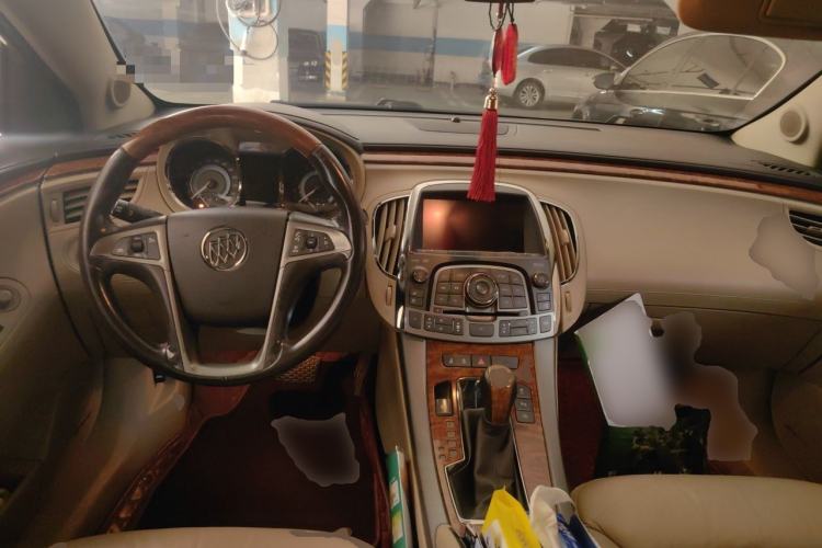 Used Buick LaCrosse 2012 2.4L SIDI Luxury Edition Center Console