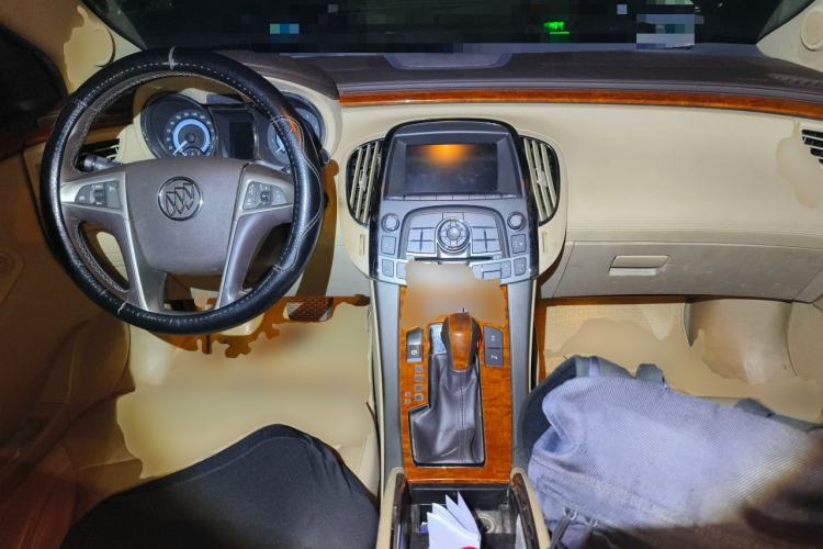 Used Buick LaCrosse 2012 2.4L SIDI Haoya Edition Center Console