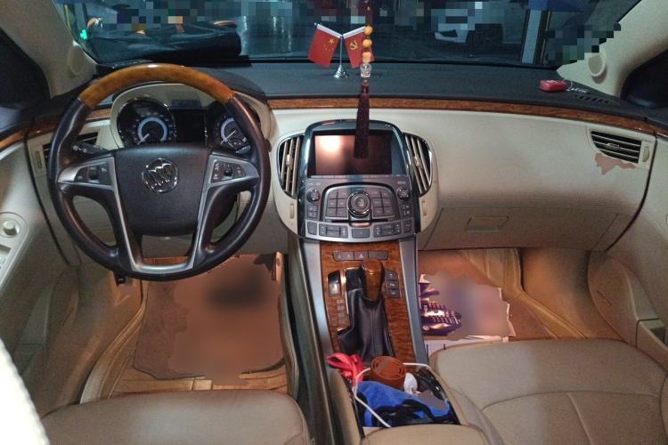 Used Buick LaCrosse 2012 2.4L SIDI Luxury Edition Center Console