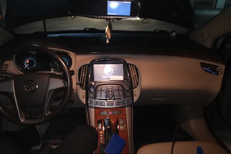 Used Buick LaCrosse 2012 2.4L SIDI Haoya Edition Center Console