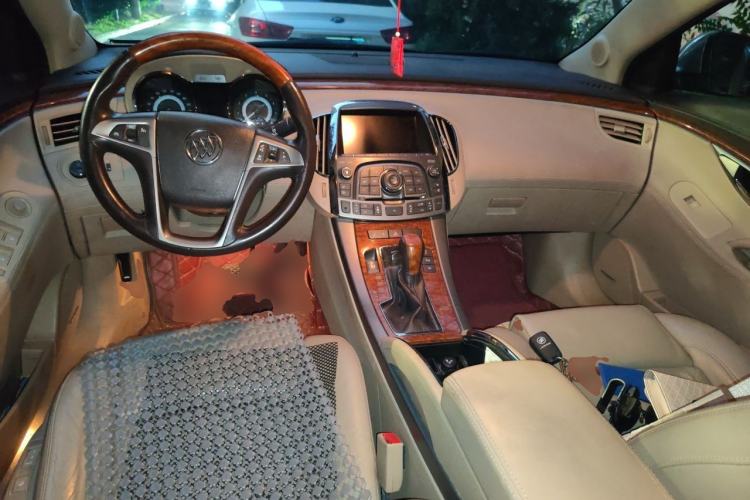 Used Buick LaCrosse 2012 3.0L Flagship Edition Center Console