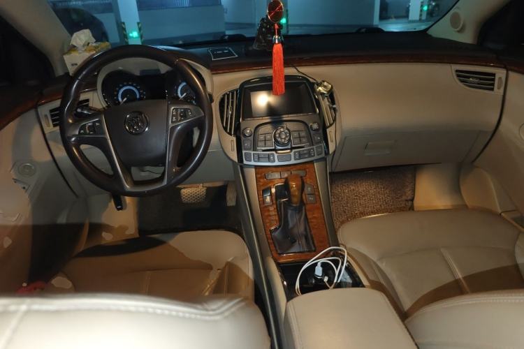 Used Buick LaCrosse 2012 2.4L SIDI Haoya Edition Center Console