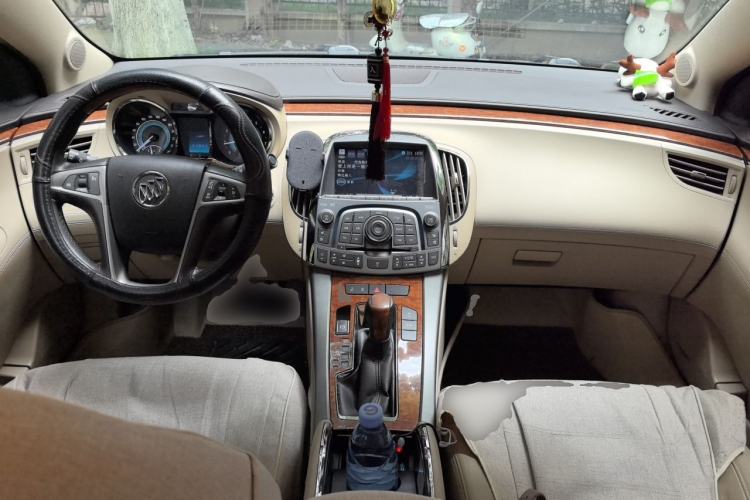 Used Buick LaCrosse 2012 2.4L SIDI Luxury Edition Center Console