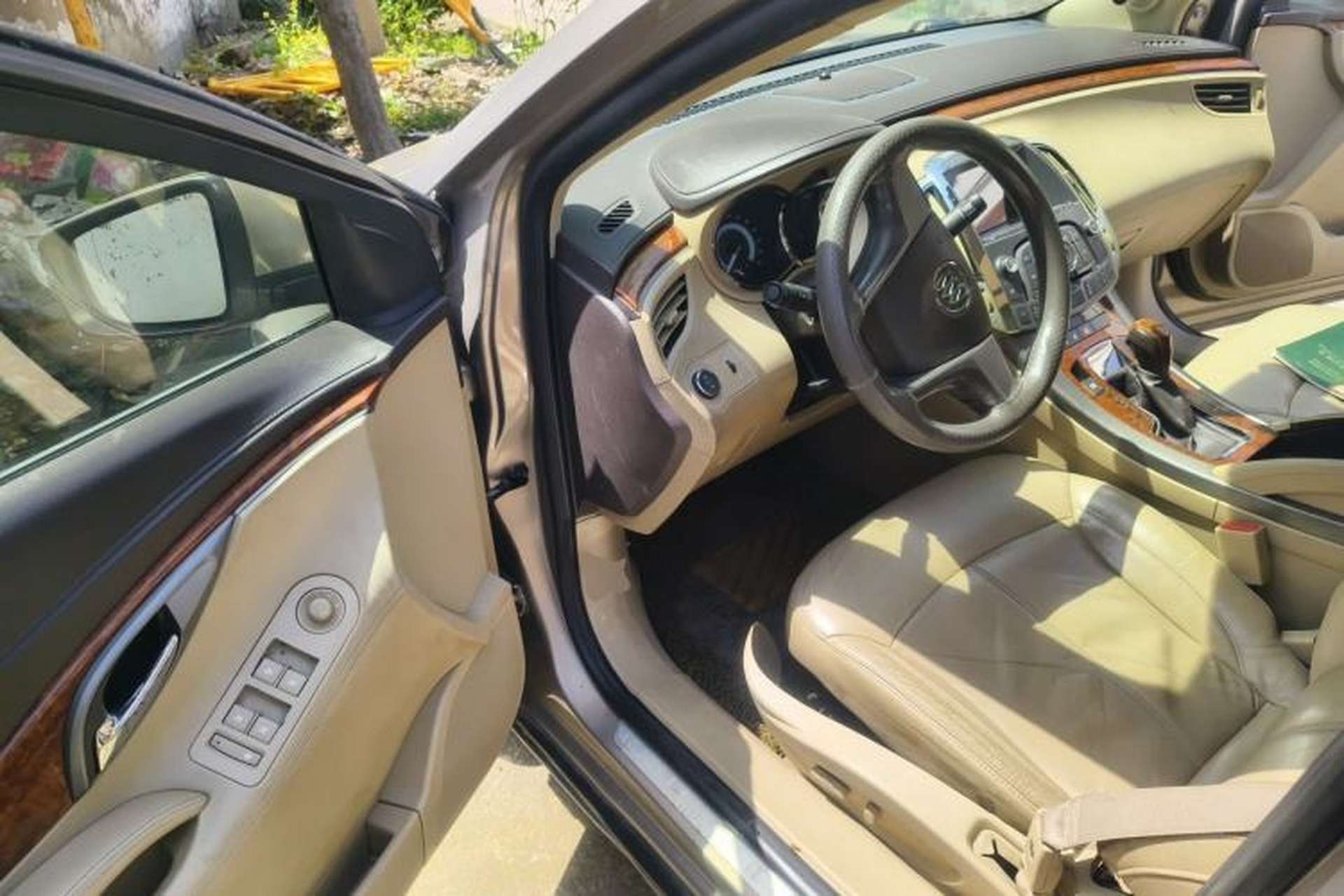 Used Buick LaCrosse 2012 2.4L SIDI Elegant Edition Driver Seat