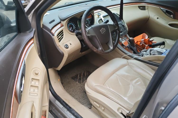 Used Buick LaCrosse 2012 2.4L SIDI Elegant Edition Driver Seat