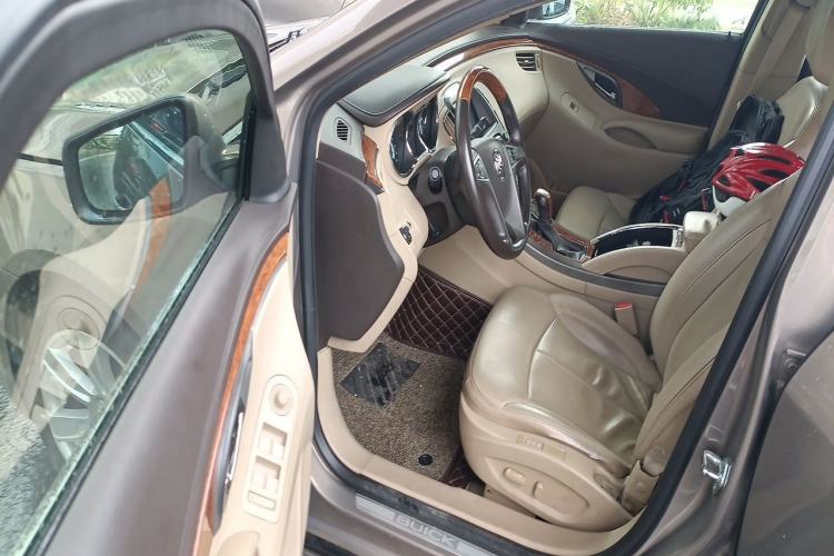 Used Buick LaCrosse 2012 2.4L SIDI Luxury Edition Driver Seat