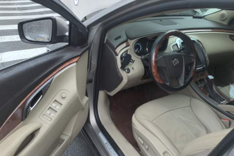 Used Buick LaCrosse 2012 eAssist 2.4L Elegance Edition Driver Seat