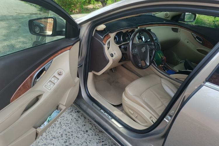 Used Buick LaCrosse 2012 2.4L SIDI Elegant Edition Driver Seat