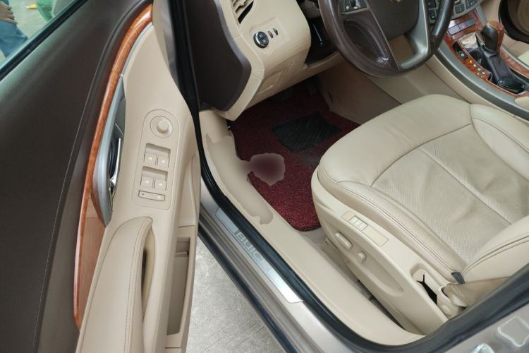 Used Buick LaCrosse 2012 2.4L SIDI Luxury Edition Driver Seat